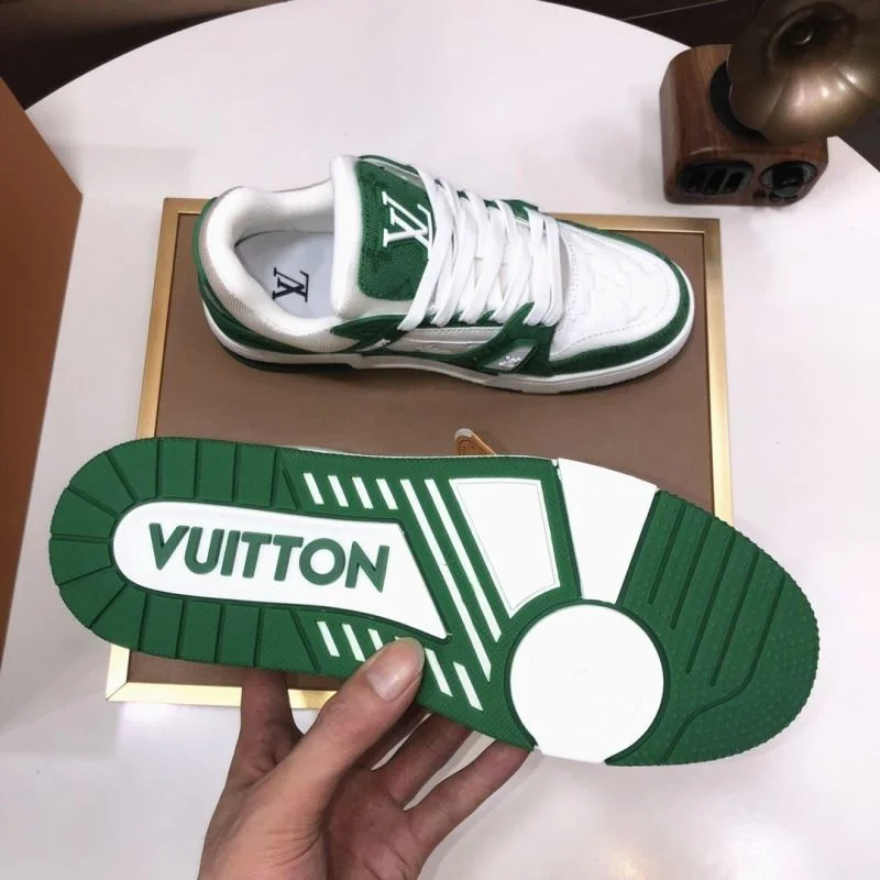Louis Vuitton Trainer Sneaker Functional 32524