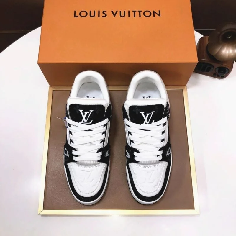 Louis Vuitton Trainer Sneaker Affordable 32509