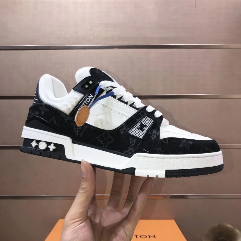 Louis Vuitton Trainer Sneaker Affordable 32509