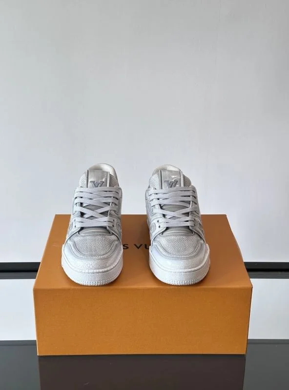 Louis Vuitton Trainer Sneaker Practical 32510