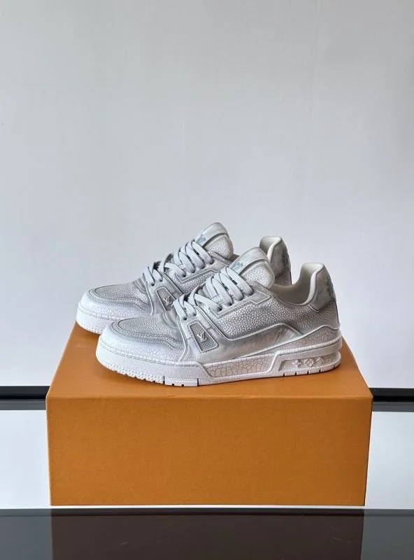 Louis Vuitton Trainer Sneaker Practical 32510
