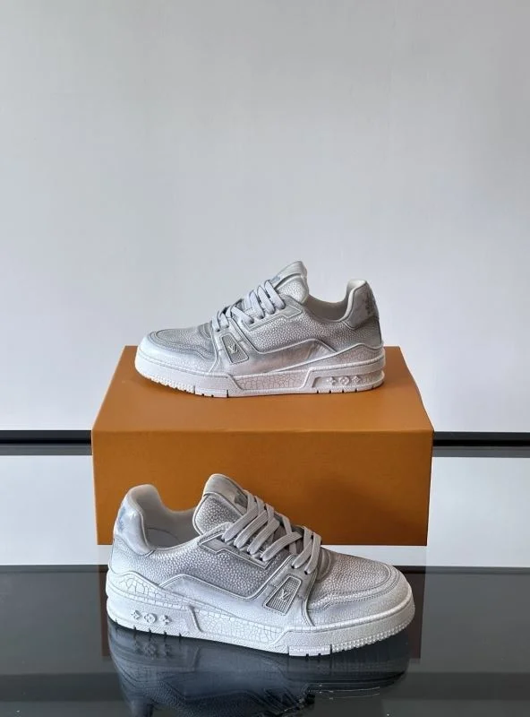 Louis Vuitton Trainer Sneaker Practical 32510