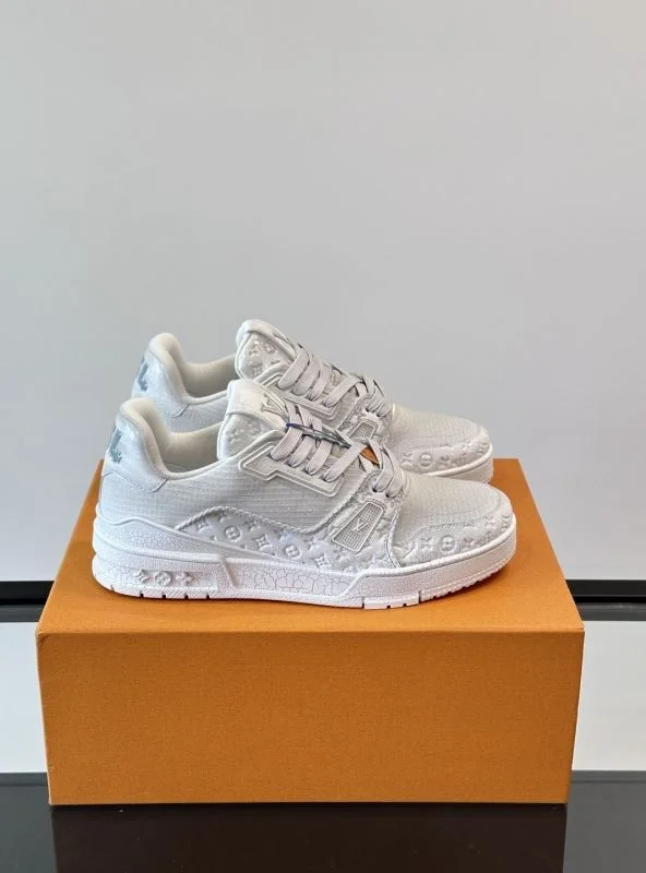 Louis Vuitton Trainer Sneaker Breathable 32502