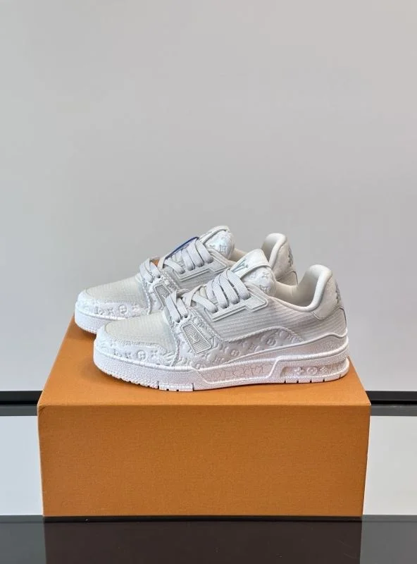 Louis Vuitton Trainer Sneaker Breathable 32502