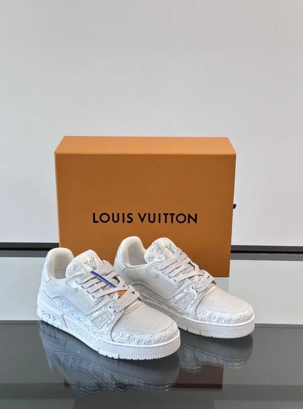 Louis Vuitton Trainer Sneaker Breathable 32502
