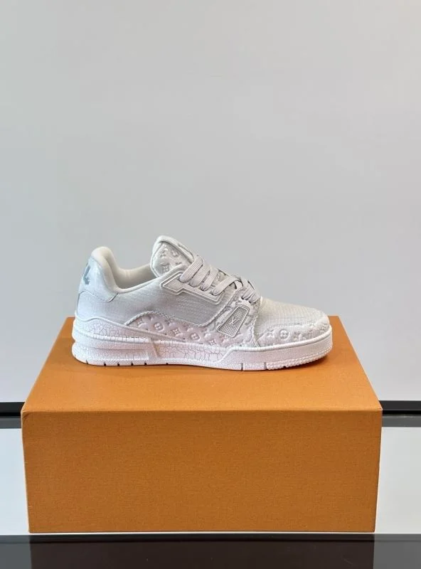 Louis Vuitton Trainer Sneaker Breathable 32502