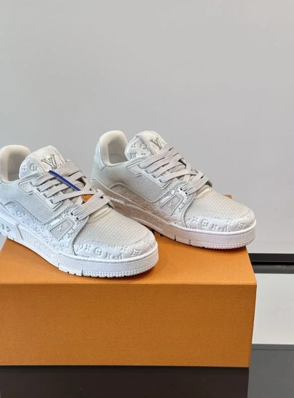 Louis Vuitton Trainer Sneaker Breathable 32502