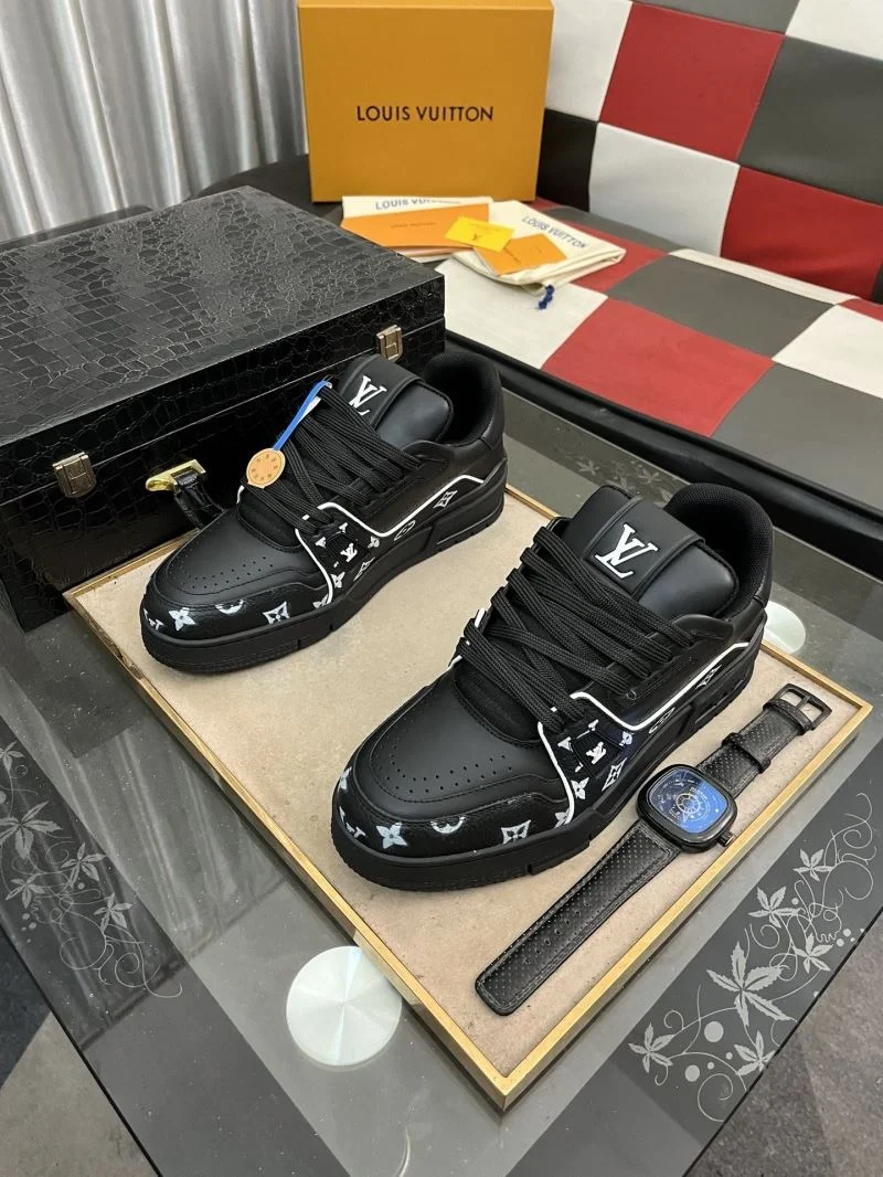 Practical Louis Vuitton Trainer Sneaker 32507