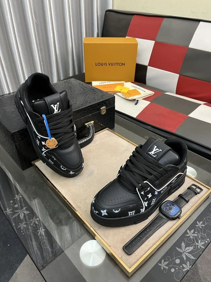Practical Louis Vuitton Trainer Sneaker 32507