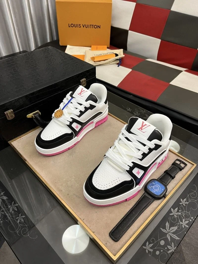 Stylish Louis Vuitton Trainer Sneaker 32501