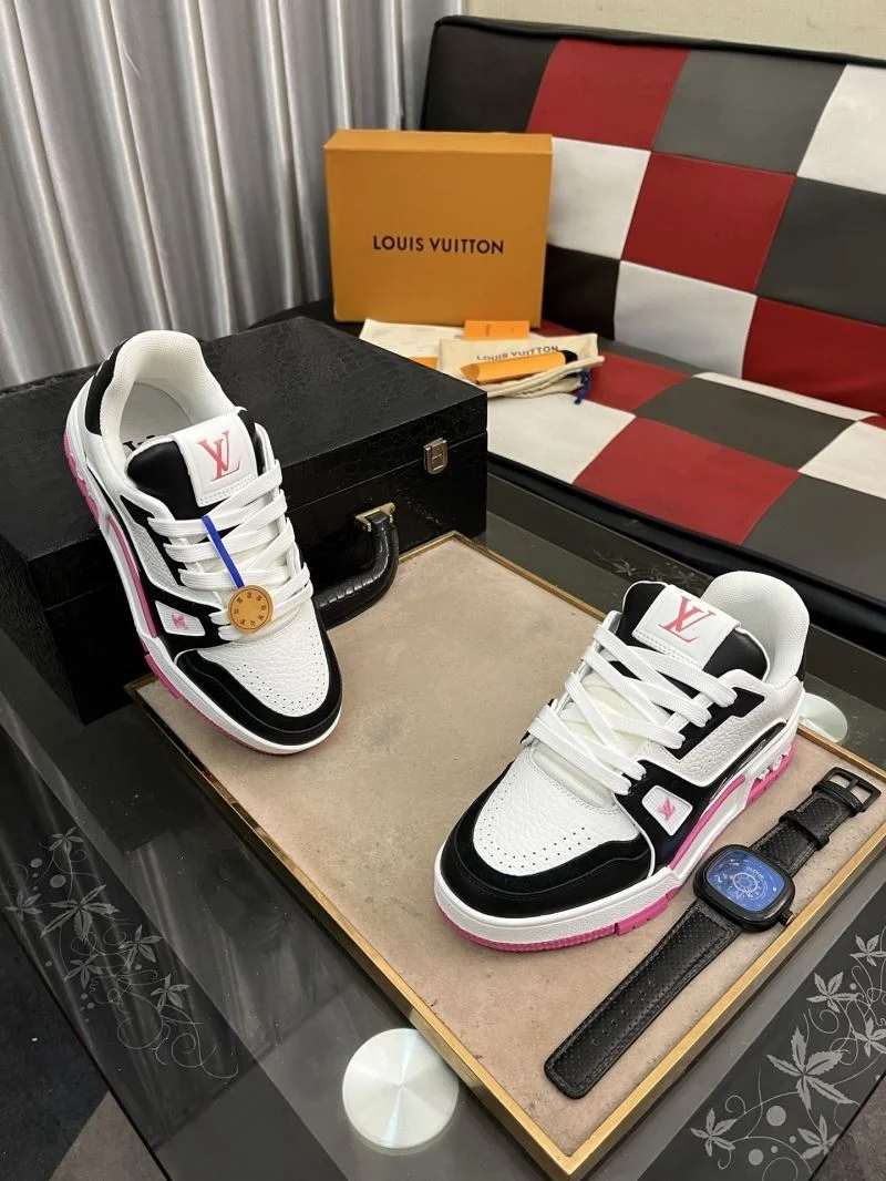 Stylish Louis Vuitton Trainer Sneaker 32501