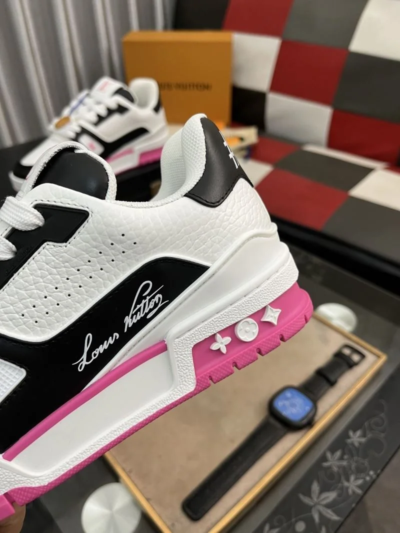 Stylish Louis Vuitton Trainer Sneaker 32501