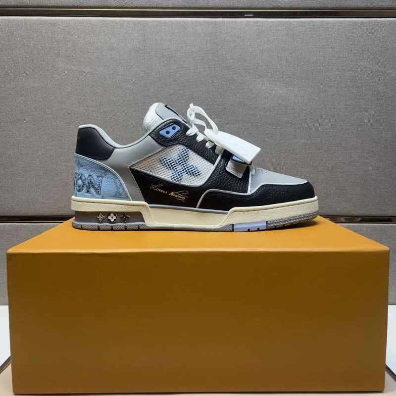 Comfortable Louis Vuitton Trainer Sneaker 32500