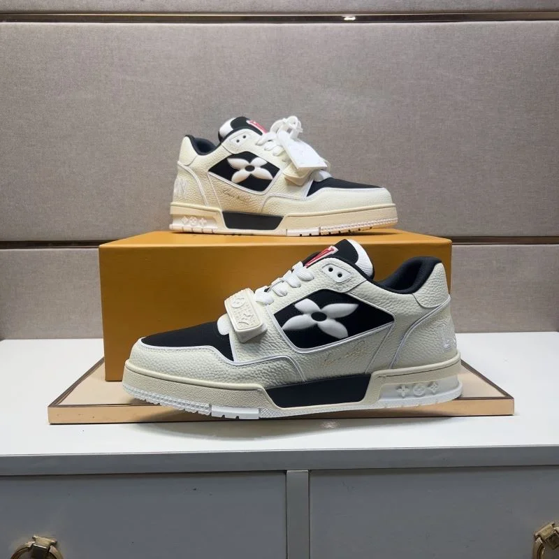 Louis Vuitton Trainer Sneaker Fashionable 32498