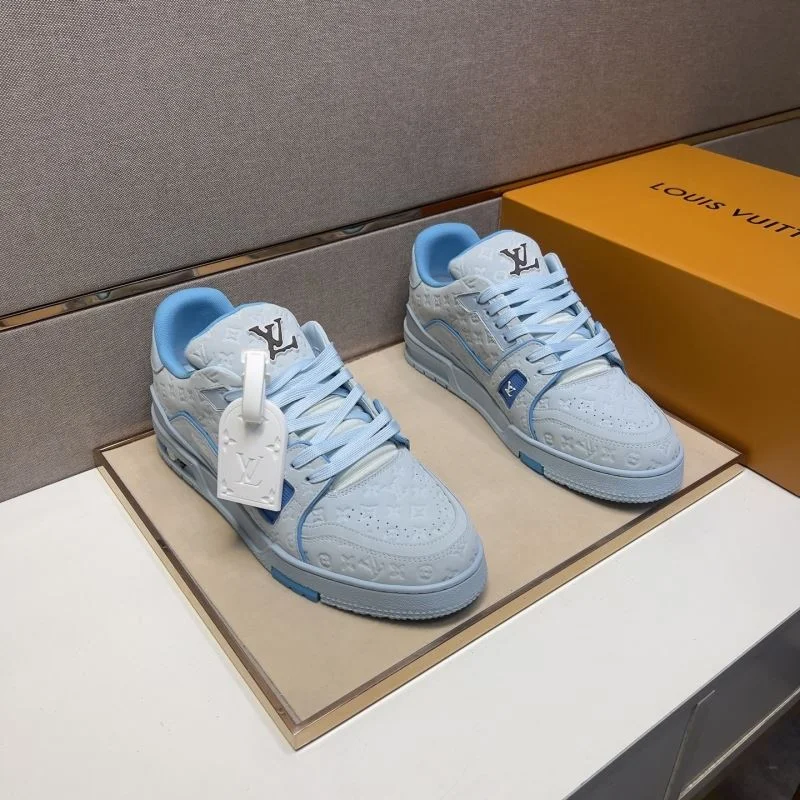 WellDesigned Louis Vuitton Trainer Sneaker 32494