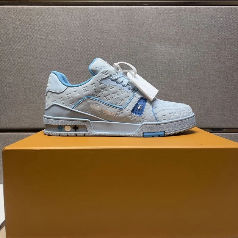 WellDesigned Louis Vuitton Trainer Sneaker 32494
