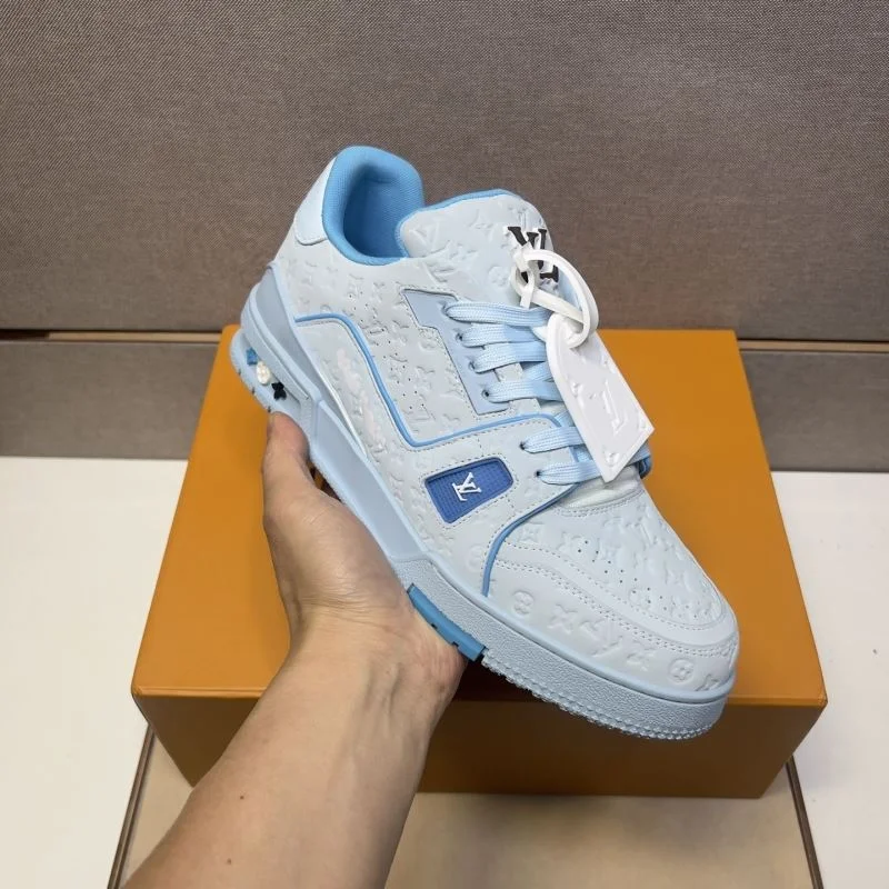 WellDesigned Louis Vuitton Trainer Sneaker 32494