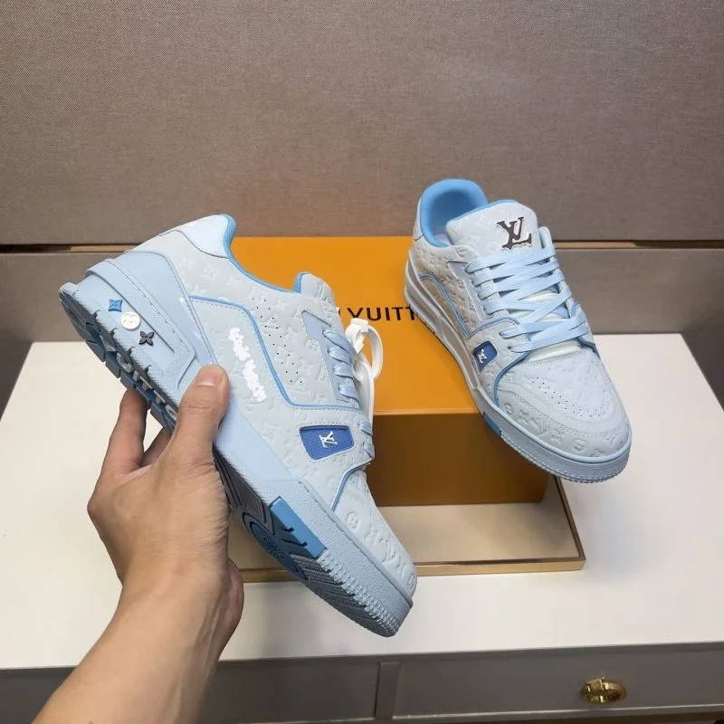 WellDesigned Louis Vuitton Trainer Sneaker 32494
