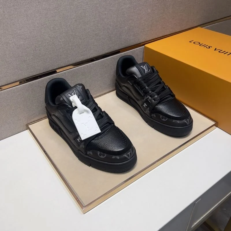Sporty Louis Vuitton Trainer Sneaker 32493