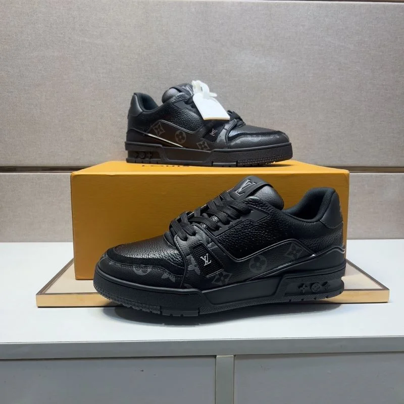 Sporty Louis Vuitton Trainer Sneaker 32493