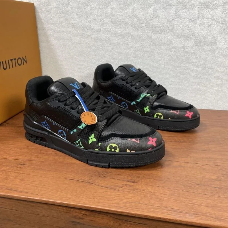 Louis Vuitton Trainer Sneaker UrbanChic 32478