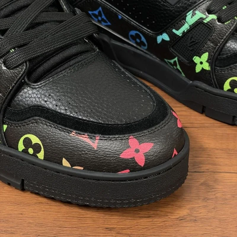 Louis Vuitton Trainer Sneaker UrbanChic 32478