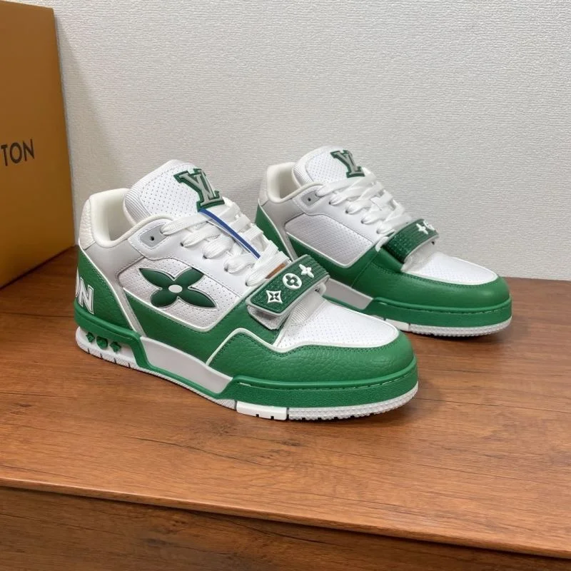 Sleek Louis Vuitton Trainer Sneaker 32477