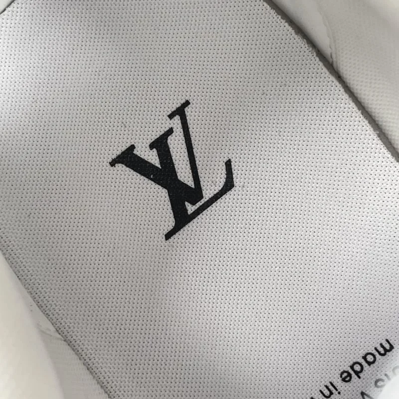 Louis Vuitton Trainer Sneaker WellDesigned 32473