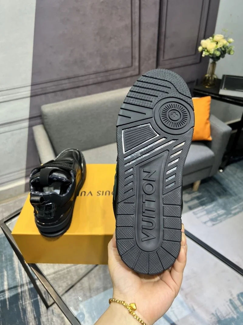 Resilient Louis Vuitton Trainer Sneaker 32486