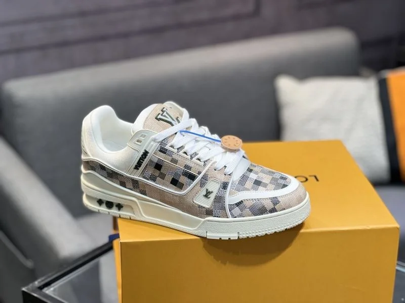 Soft Louis Vuitton Trainer Sneaker 32483