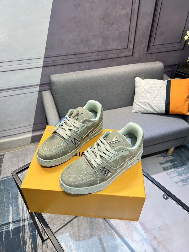 Fashionable Louis Vuitton Trainer Sneaker 32476