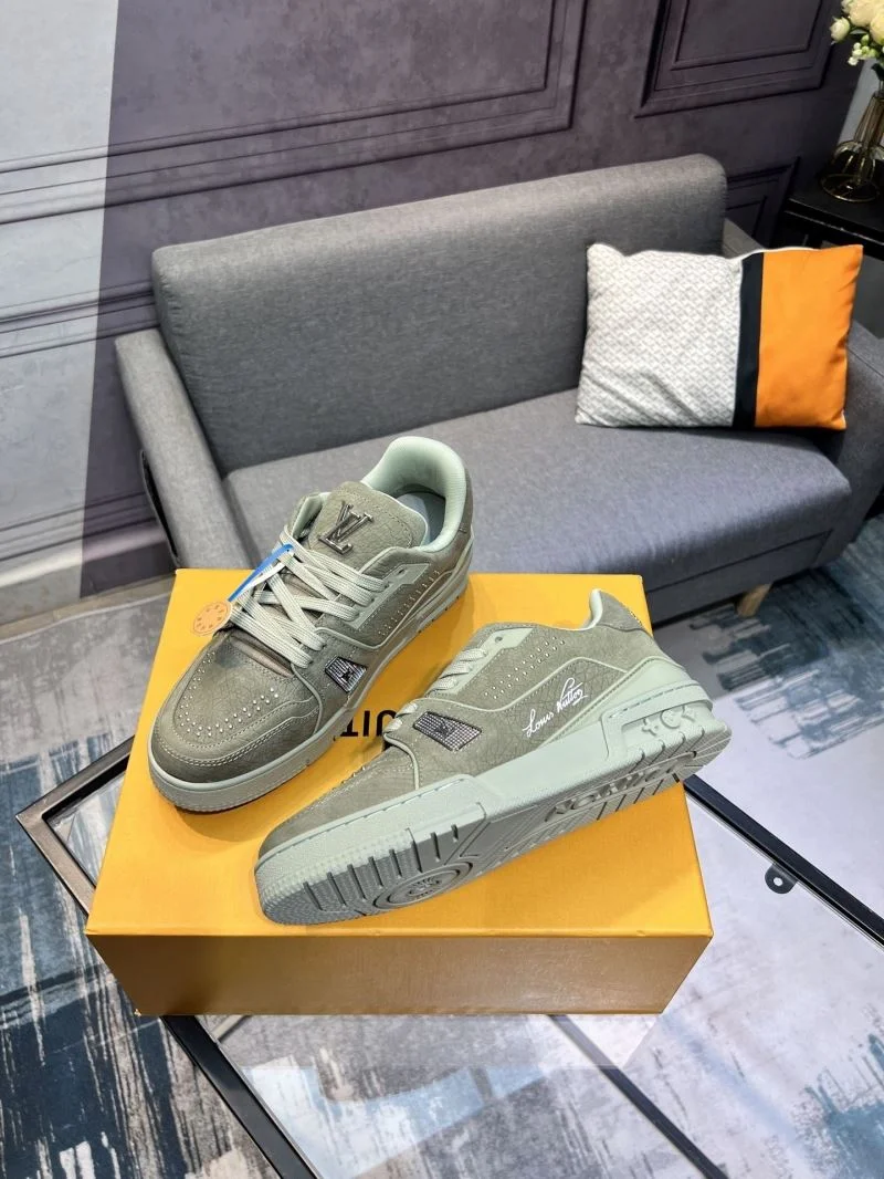 Fashionable Louis Vuitton Trainer Sneaker 32476