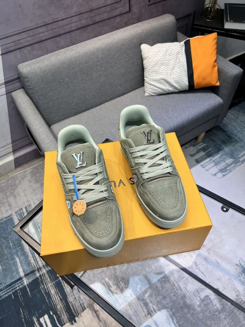 Fashionable Louis Vuitton Trainer Sneaker 32476