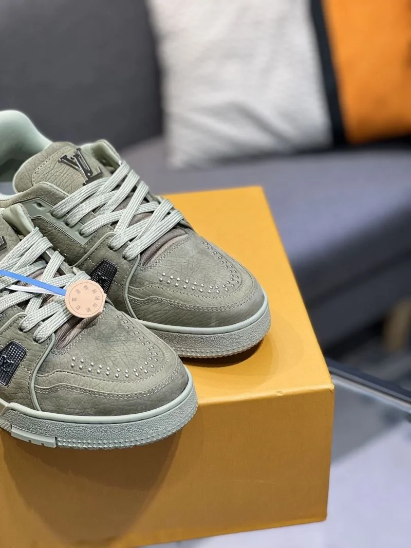 Fashionable Louis Vuitton Trainer Sneaker 32476