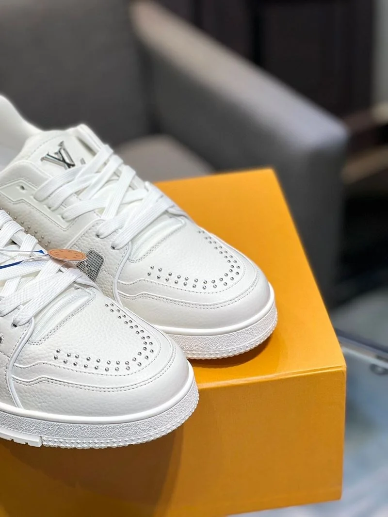 TopPick Louis Vuitton Trainer Sneaker 32470