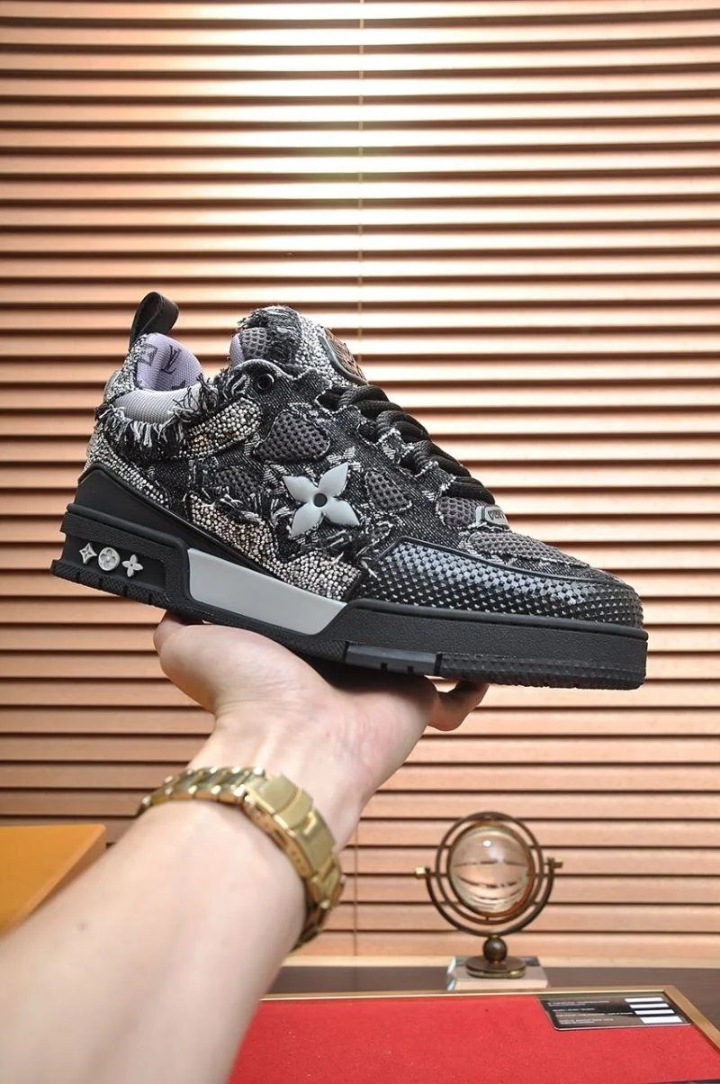 AllSeason Louis Vuitton Trainer Sneaker 32489