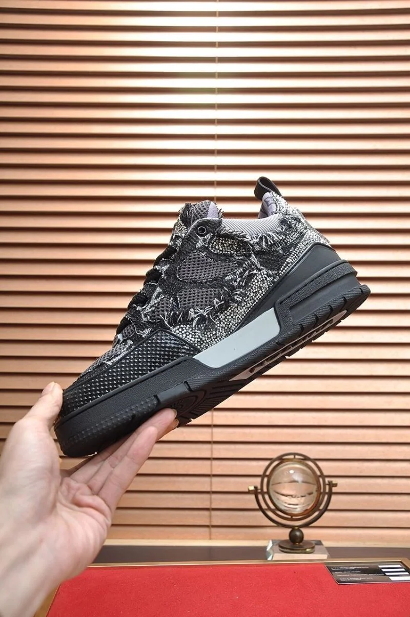 AllSeason Louis Vuitton Trainer Sneaker 32489
