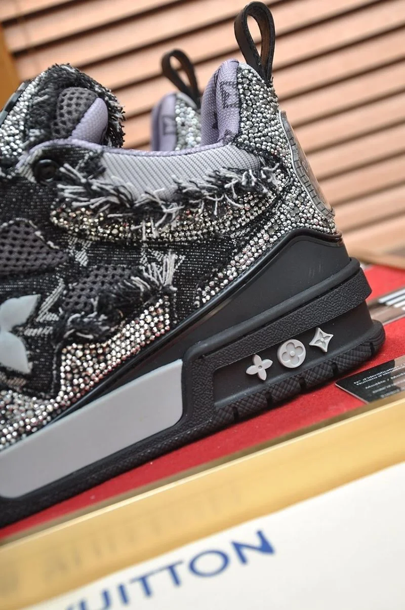 AllSeason Louis Vuitton Trainer Sneaker 32489