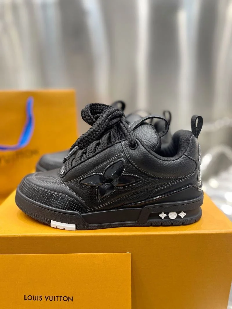 Bright Louis Vuitton Trainer Sneaker 31045