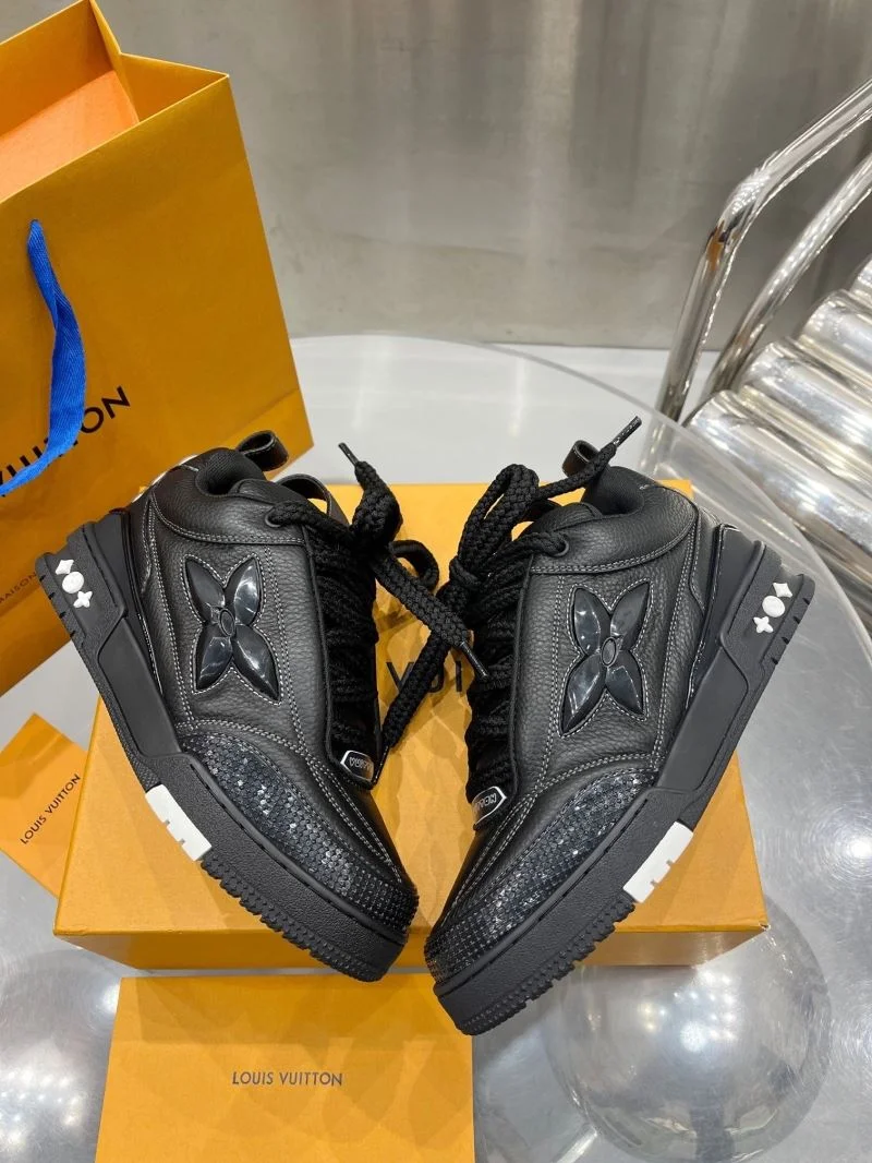 Bright Louis Vuitton Trainer Sneaker 31045