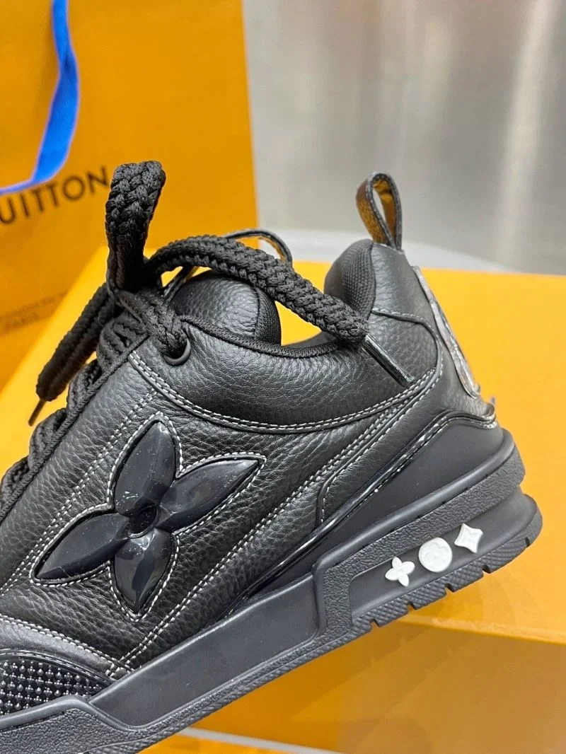 Bright Louis Vuitton Trainer Sneaker 31045
