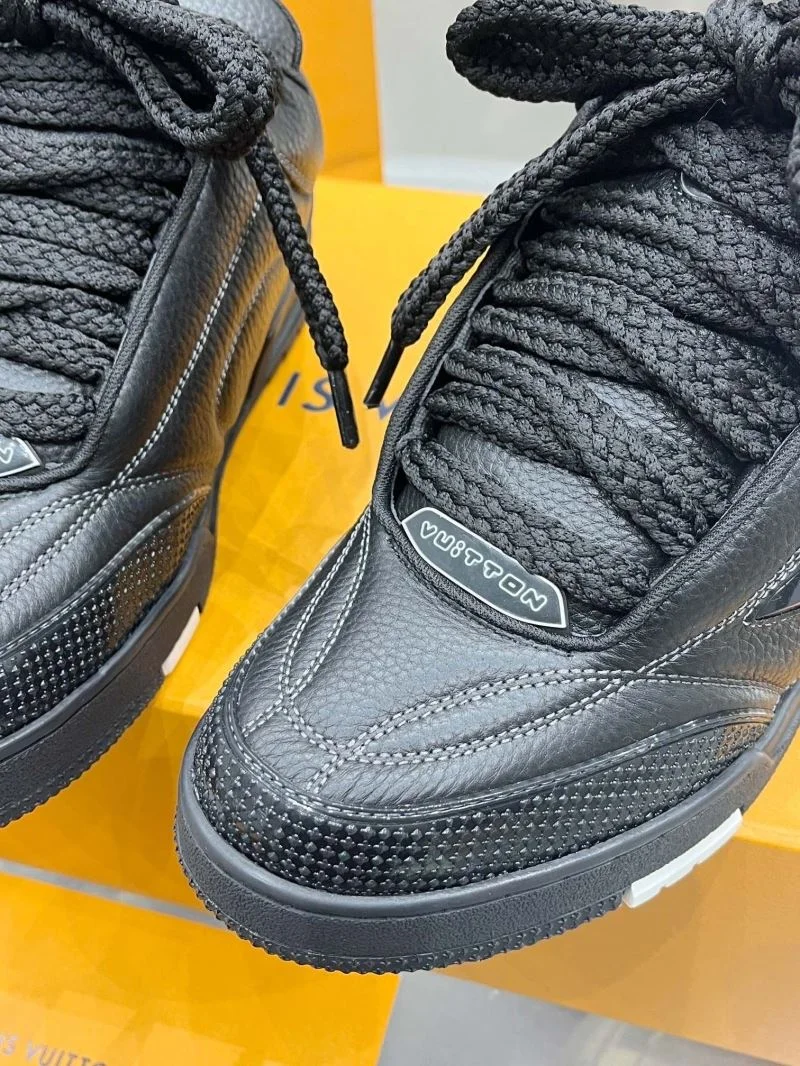 Bright Louis Vuitton Trainer Sneaker 31045