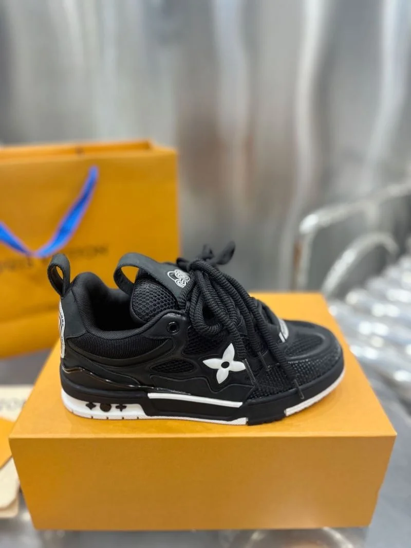 Louis Vuitton Trainer Sneaker Cozy 31031