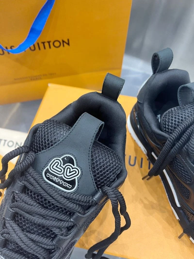 Louis Vuitton Trainer Sneaker Cozy 31031