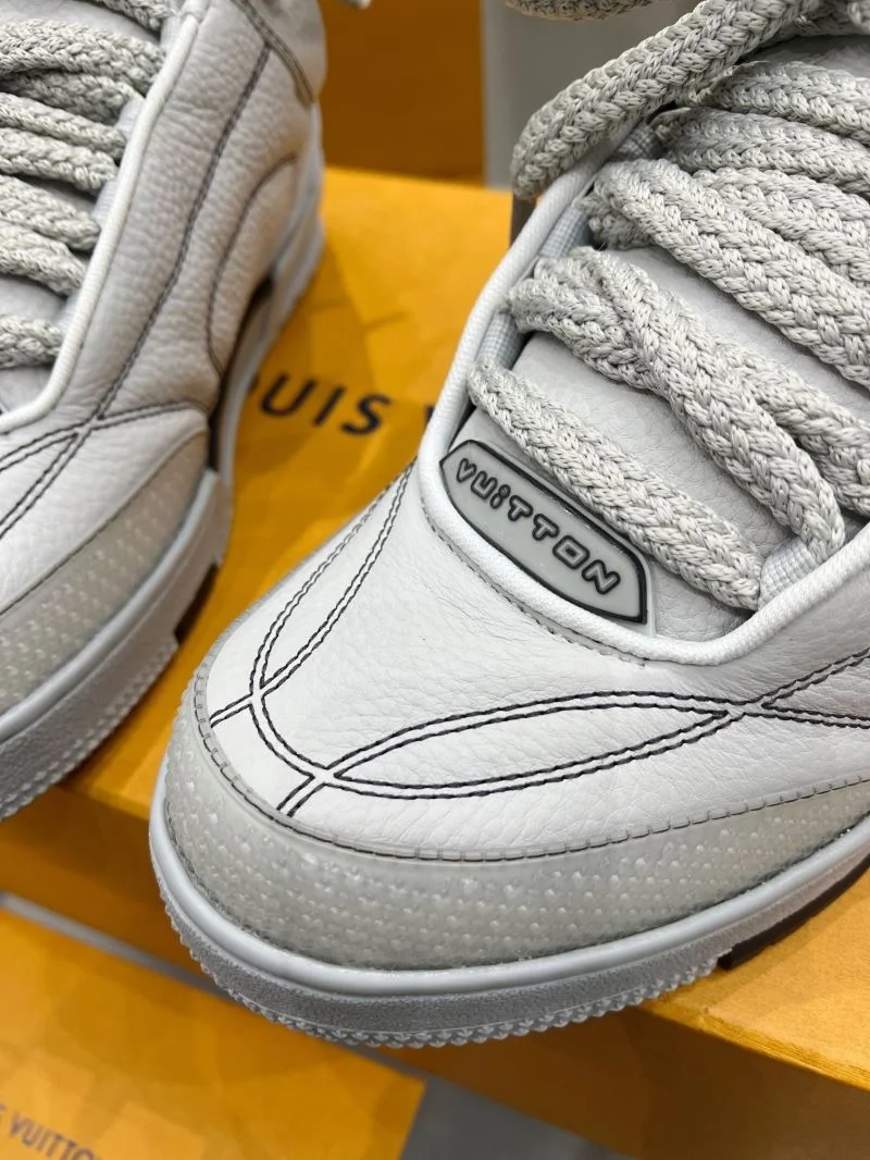 Louis Vuitton Trainer Sneaker Stylish 31050