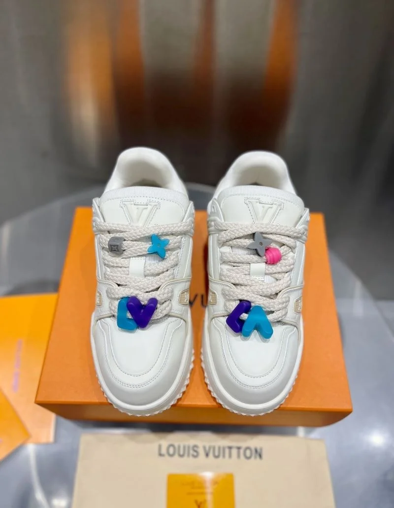Sleek Louis Vuitton Trainer Sneaker 31032