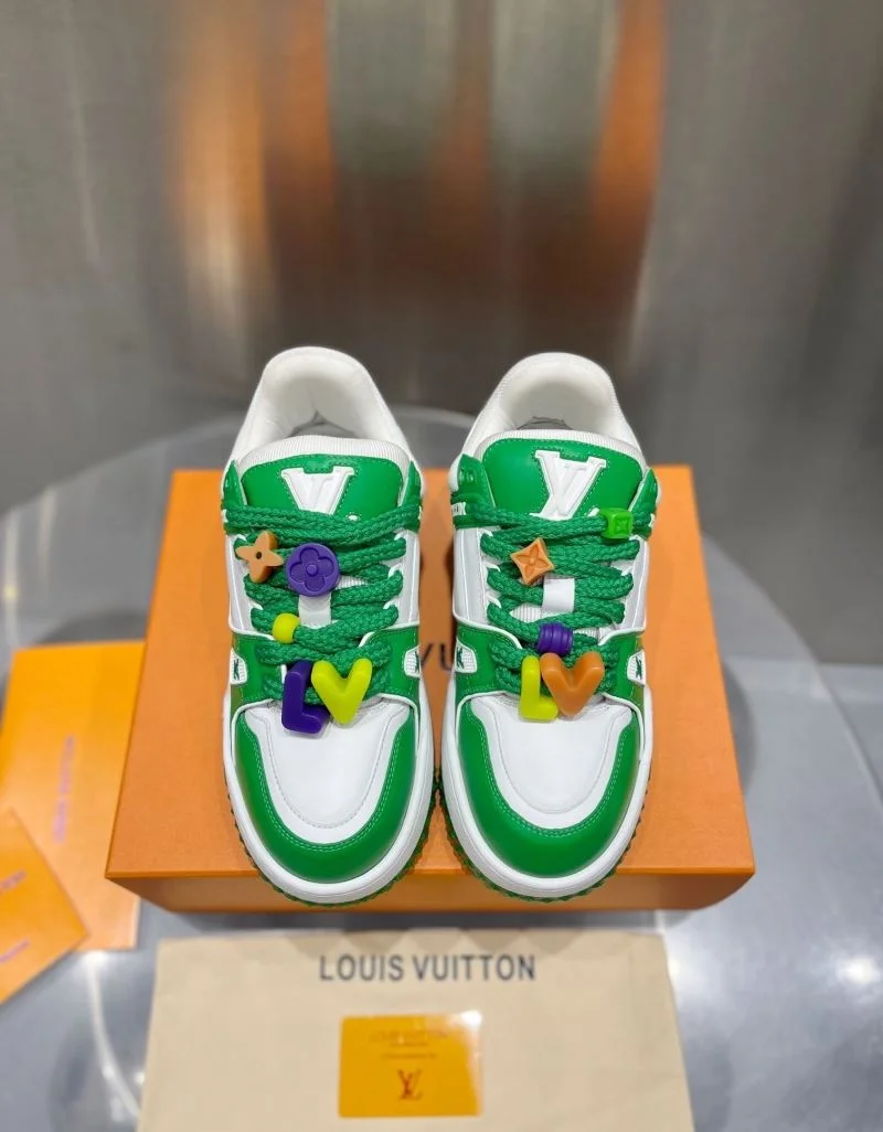 Louis Vuitton Trainer Sneaker Practical 31038