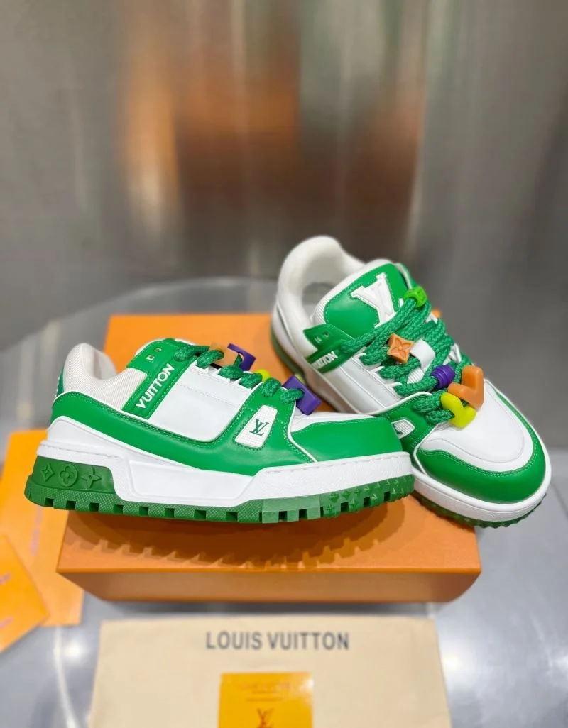 Louis Vuitton Trainer Sneaker Practical 31038