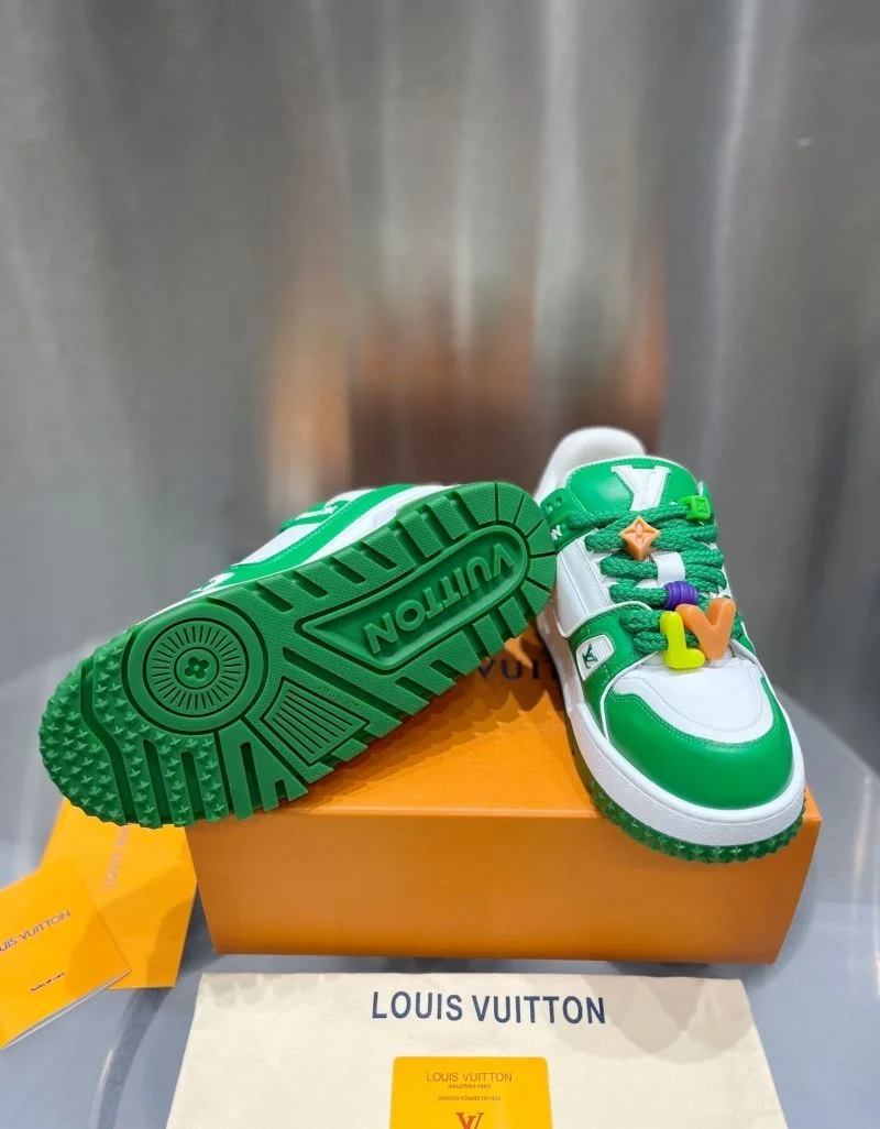 Louis Vuitton Trainer Sneaker Practical 31038