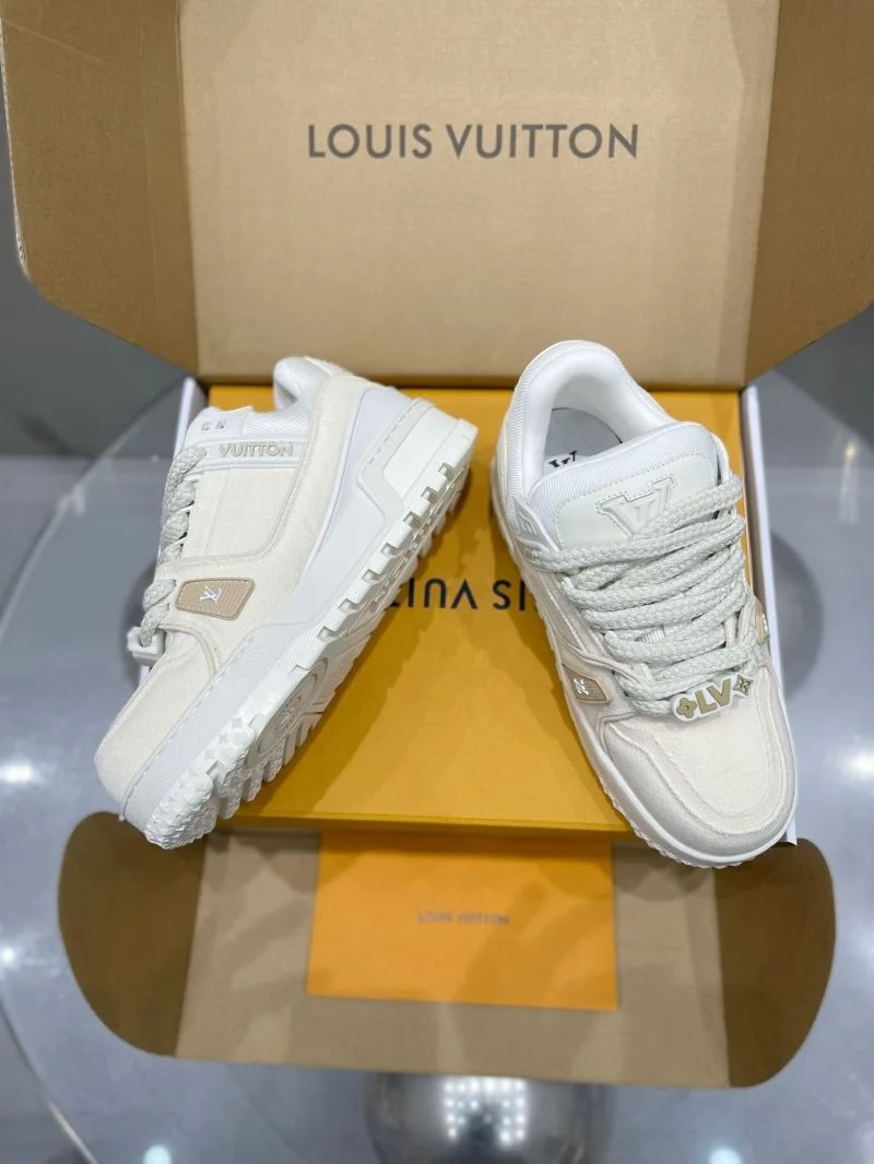Louis Vuitton Trainer Sneaker Attractive 31028
